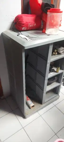 Lemari Baju Tanpa Pintu (Gratis)