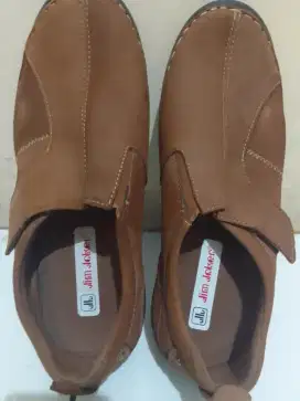 Sepatu Casual Pria