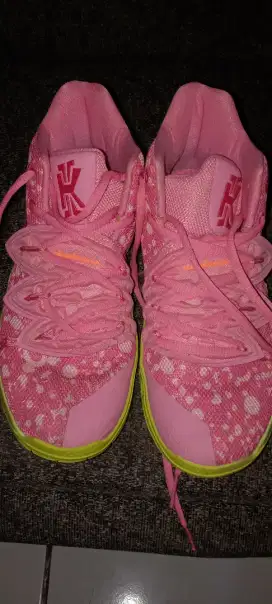 Nike Kyrie 5 X Patrick Star