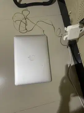 Di jual cepat macbook air 2019 8 gb