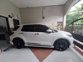 Dijual mobil toyota raize 2021