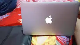 Dijual laptop macbook air 2014
