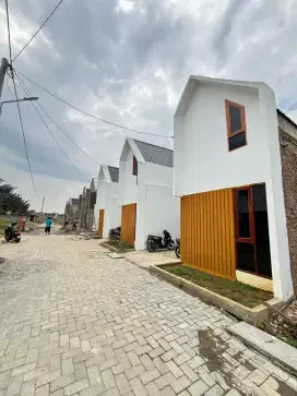 RUMAH TERMURAH DAERAH MENCIRIM DENGAN KONSEP ZAMAN NOW