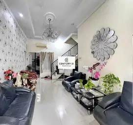 Rumah dijual di cluster Tanjung Barat Jakarta Selatan.