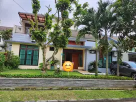Terjun Bebas villa cantik tanah luas di Nirwana Bogor Residence