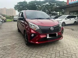 KM 1.700 Daihatsu Sigra R AT 2022 Merah Seperti Baru