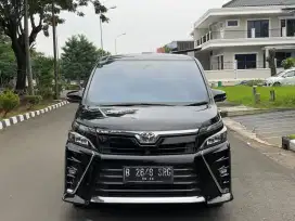 Toyota Voxu 2.0 At 2020 Hitam