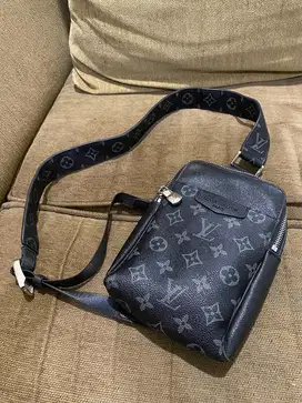 Louis vuitton crossbody waistbag monogram black leather good quality