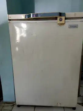 Dijual freezer box