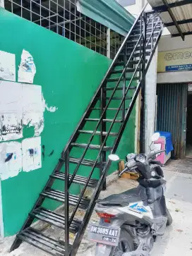 Tangga hollow minimalis