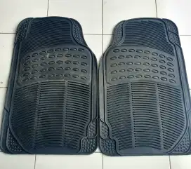 Karpet karet mobil universal kiri, kanan dan tengah (baris 1 dan 2)