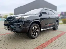 Fortuner VRZ TRD 4x2 Diesel Matic 2019 Hitam Siap Pakai Luar kota