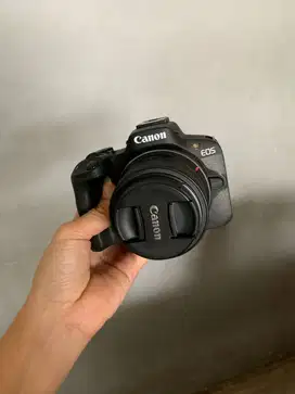 CANON EOS R50 + KIT NO VIGNET GARANSI 23 Mar 2026 KODE : ICM 1035