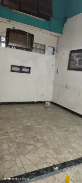 Di kontrakan 1 rumah pertahun utan kayu jaktim