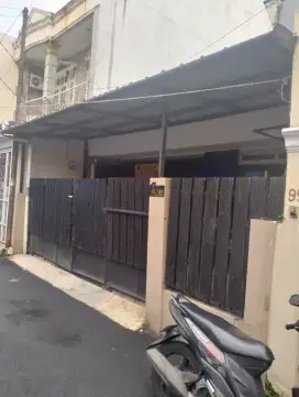 Dijual rumah murah siap huni lokasi dekat jalan tebet raya