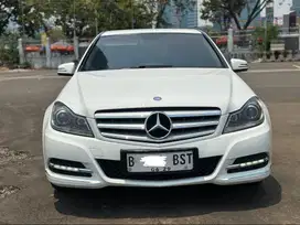 MERCEDES BENZ C200 CGI 2014 AT PUTIH DIJUAL CEPAT TERMURAH