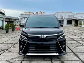 Toyota Voxy 2.0 2018