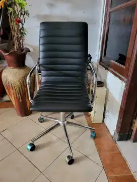 Kursi direktur murah
