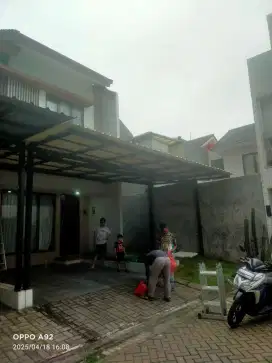 Kanopi baja ringan