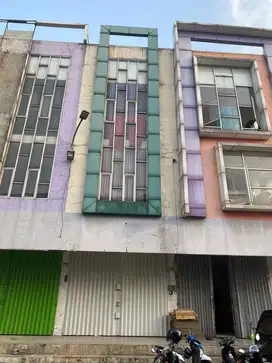 Dijual Ruko 3 lantai  siap huni area Tambun akses kontainer 40 ft