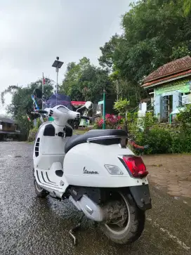 Jual Vespa GTS 150 thn 2022