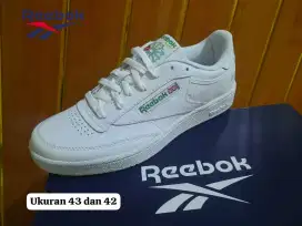 Sepatu reebok classic full white
