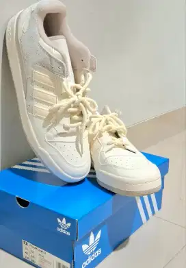 SEPATU ADIDAS FORUM LOW SHOES SIZE 48