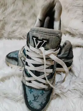 Sepatu second branded