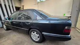 Mercedes-Benz Master Piece E320 1996