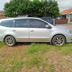 Nissan Grand livina 2013 Bensin