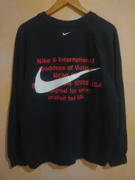 Nike International Big Swoosh