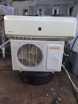 Di jual AC sharp ½pk super