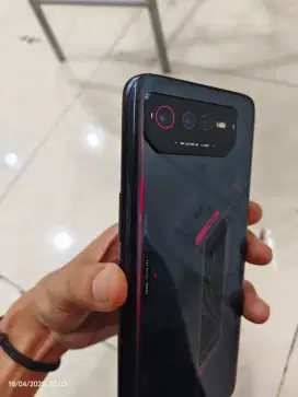 Asus ROG Phone 6 8+8/256 GB 5G