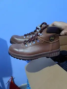 Sepatu safety k2