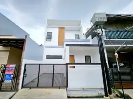 Dijual rumah 2 lantai siap huni