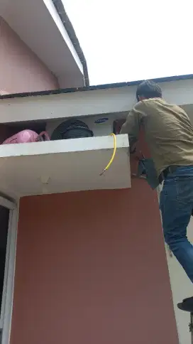 Service ac,bongkar pasang ac,cuci ac,isi freon dll