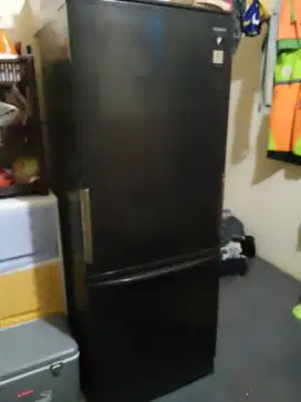 di jual kulkas sharp