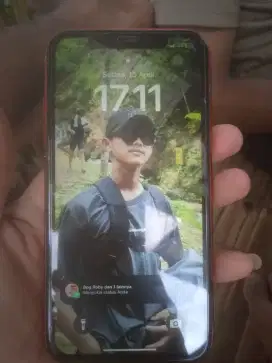 Jual iPhone 11 merah