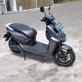 Yadea T9 Warna Abu Favorit Unit Mulus Lengkap
