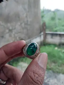 Batu bacan ijo botol