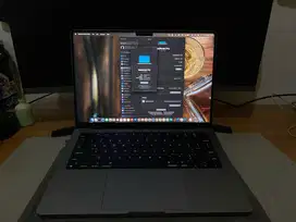 Macbook Pro M1 Pro 14 Inch second like new + Bonus SleeveCase Ugreen