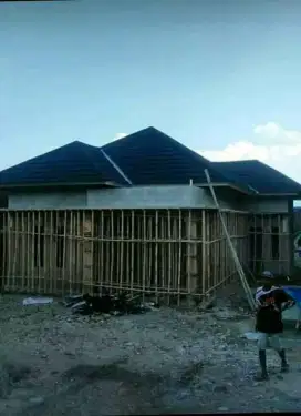 RENOVASI ATAP RUMAH DENGAN BAJA RINGAN MURAH.