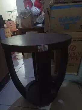 Meja hias/sudut merek Line