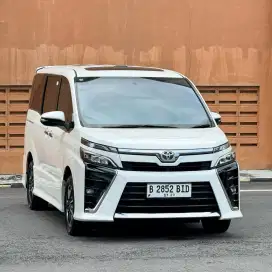 DP 20jt !! TOYOTA VOXY 2.0 AT 2019 SUNROOF CBU