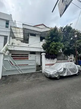 Rumah lebar 10 m² dekat Taman Anggrek di Tomang Jakarta-Barat