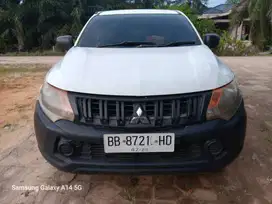 Dijual Strada Triton DC 2.5 HDX 4x4 MT kondisi mulus