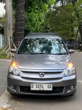 Honda Stream 2.0 2006
