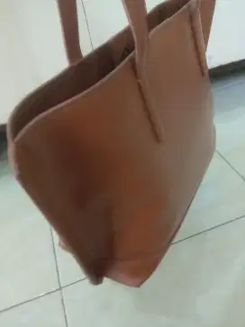 Tas wanita charles and keith