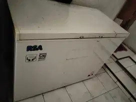 Jual Frezer merk RSA