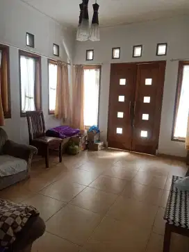 Dijual Rumah Cantik & Nyaman Di Jln Cikampek Antapani